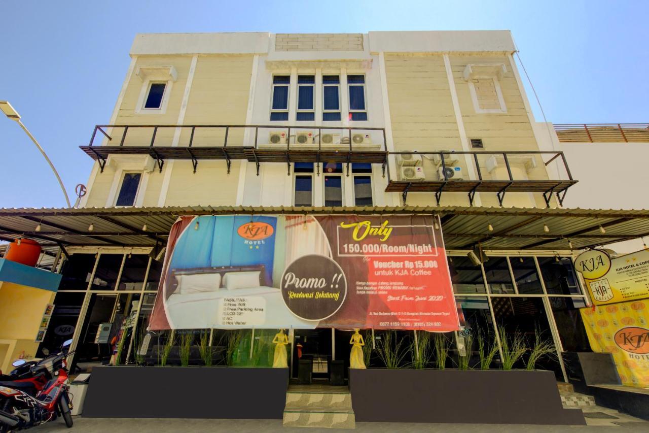 Oyo 3791 Hotel Kja เตกัล ภายนอก รูปภาพ