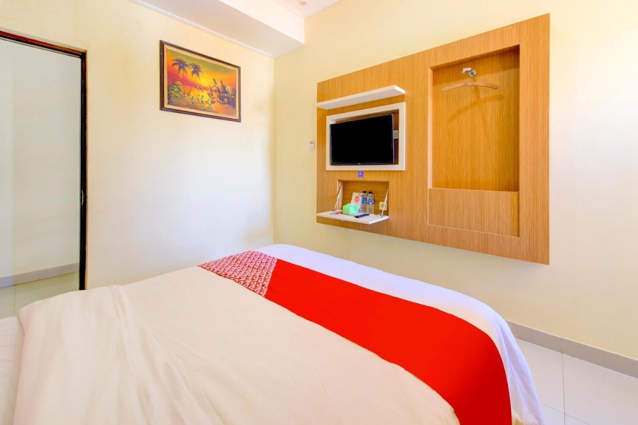 Oyo 3791 Hotel Kja เตกัล ภายนอก รูปภาพ